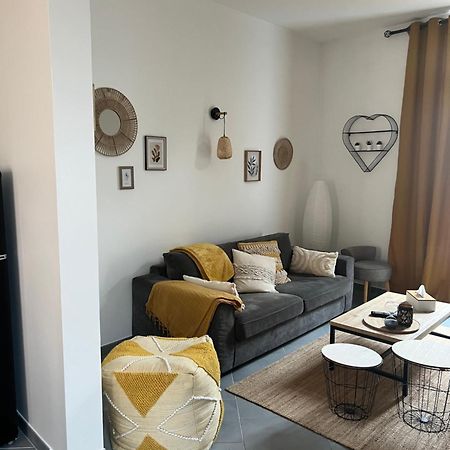 La Jolie Petite Maison Saint-Andre-les-Vergers Luaran gambar