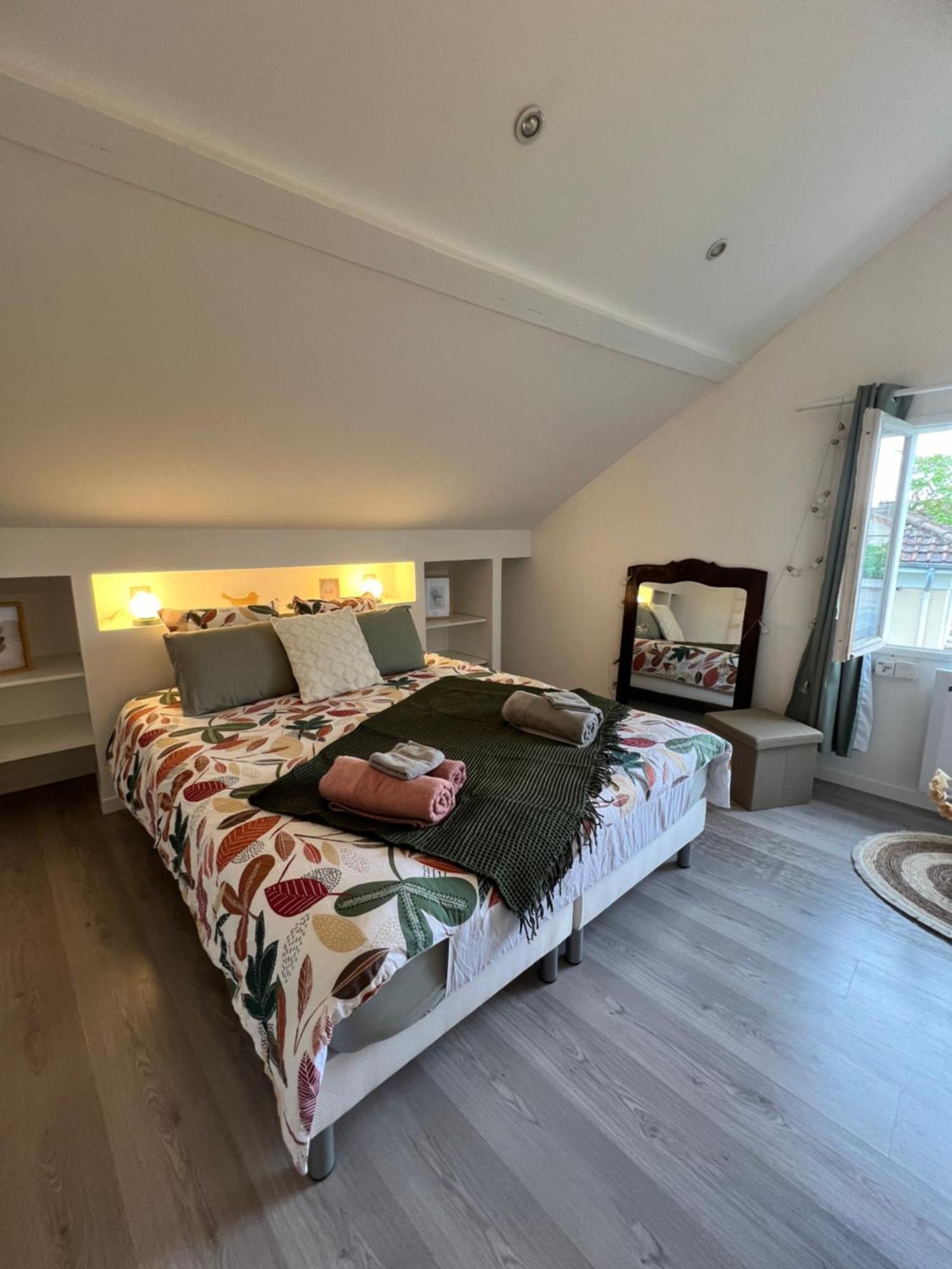 La Jolie Petite Maison Saint-Andre-les-Vergers Luaran gambar