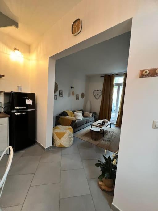 La Jolie Petite Maison Saint-Andre-les-Vergers Luaran gambar